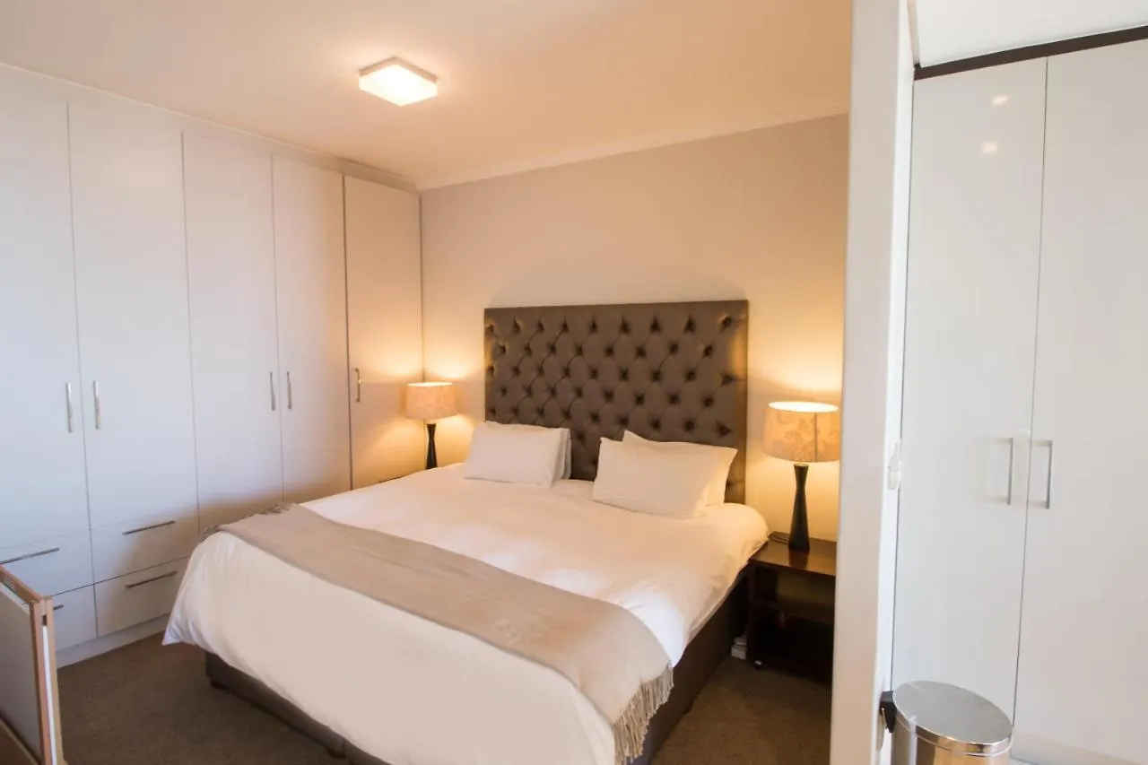 Camps Bay Studio Apartment - The Crystal Cape Town