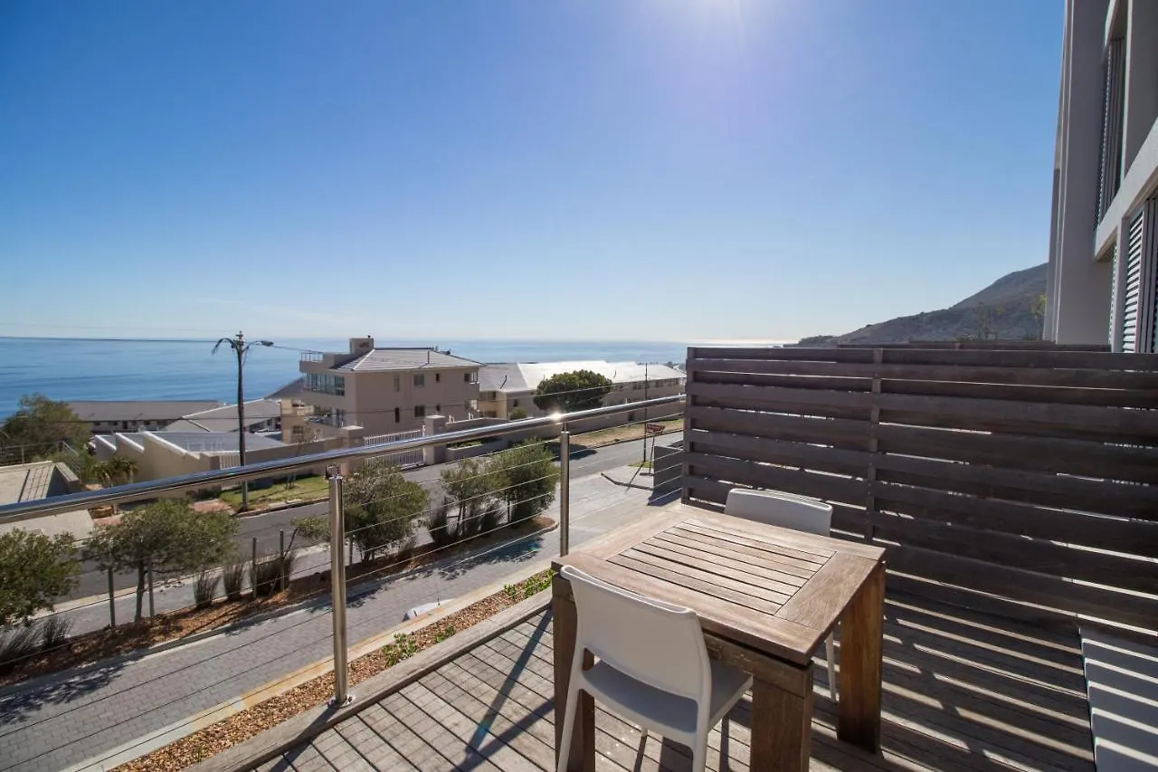 Camps Bay Studio Apartment - The Crystal Cape Town