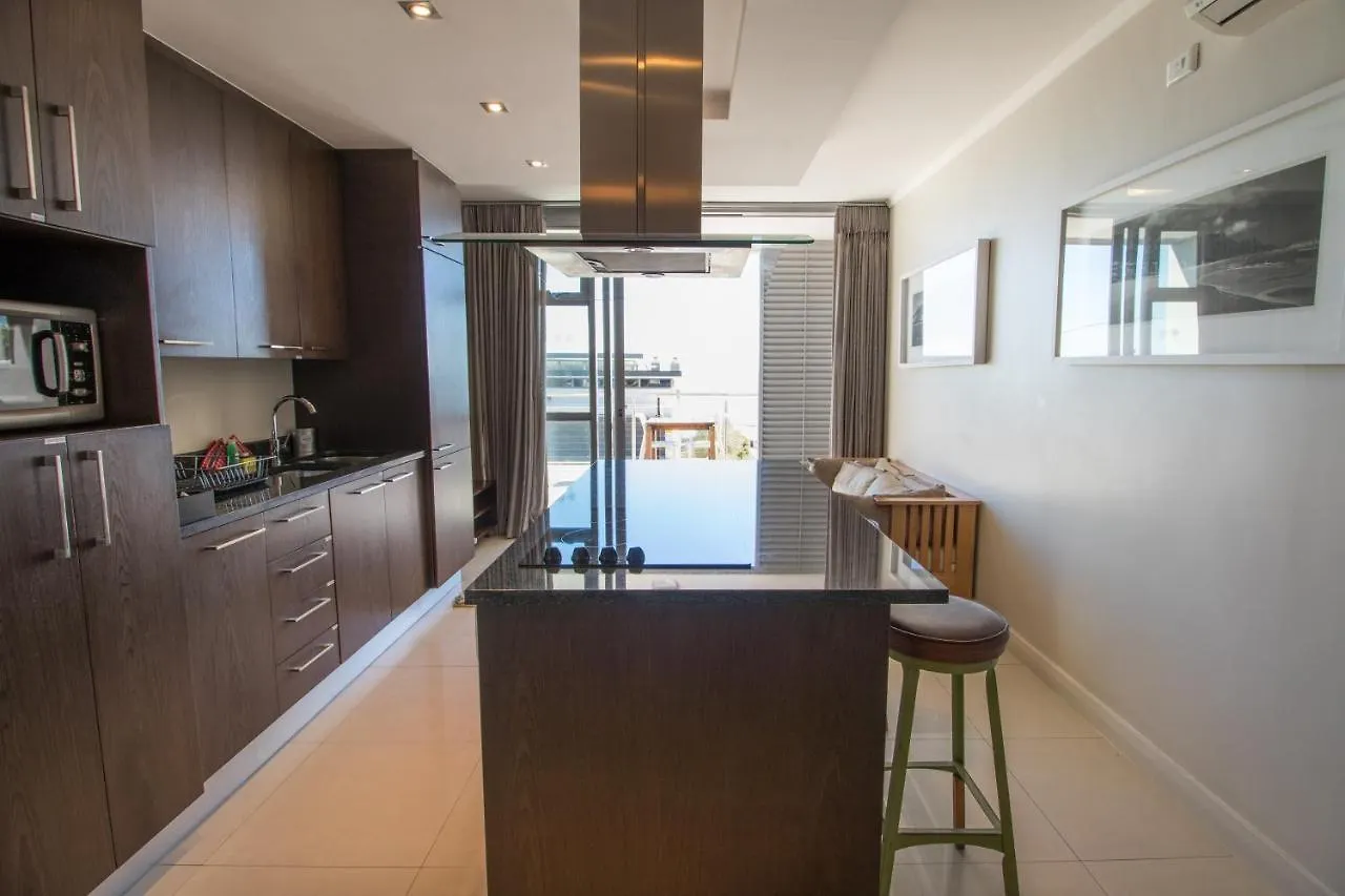 Camps Bay Studio Apartment - The Crystal Cape Town